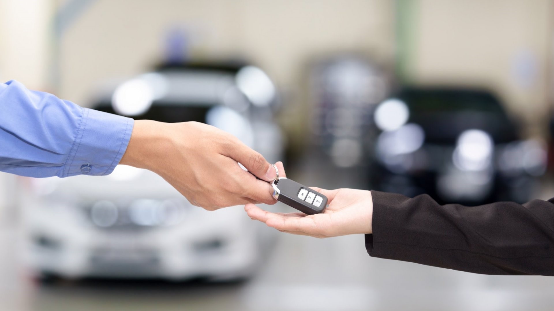 Comparing Leasing and Buying a Car: The Pros and Cons